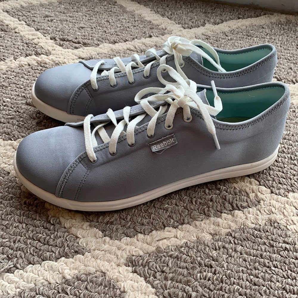 EUC Reebok Women’s Sneakers Size 8